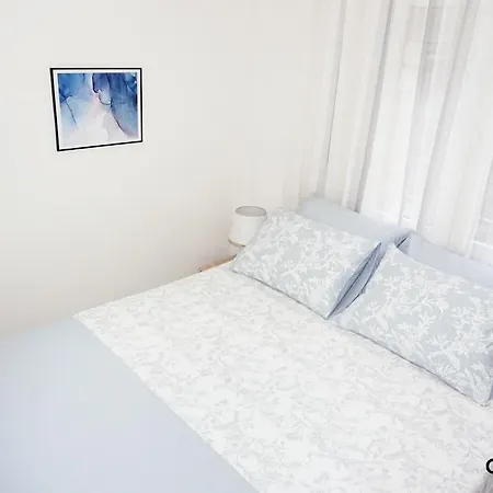 Cozy 2 In Center