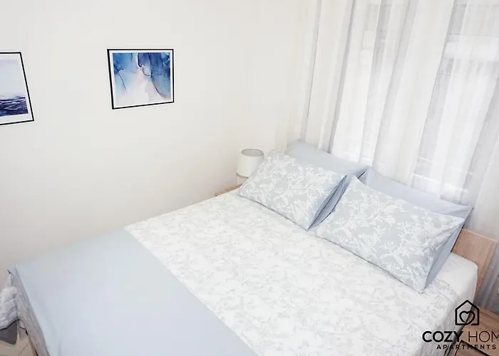 Cozy 2 In Center