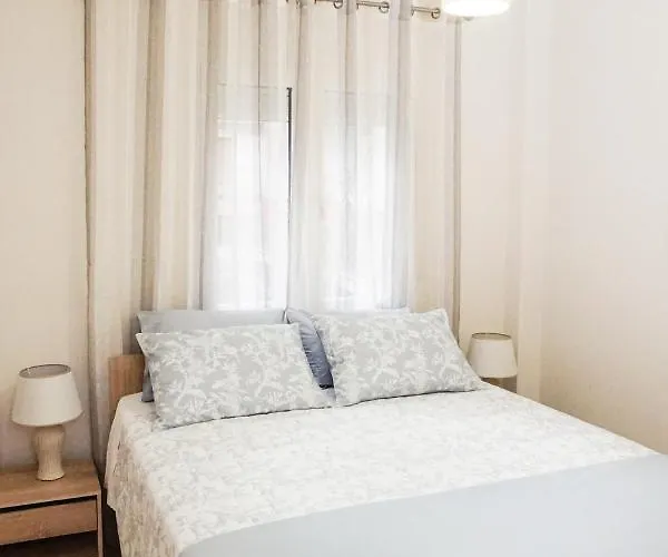 Cozy 2 In Center Apartment *